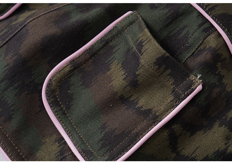 JELLOJELLO 24FW Rose Camouflage Patchwork Pink PU Police Badge Decorated Low-Rise Denim Skirt