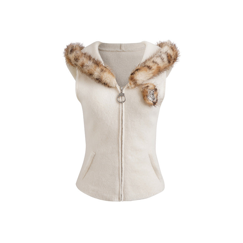 JELLOJELLO 24FW Faux Fur Badge and Handcuff Zipper-Decorated Hooded Knit Wool Vest